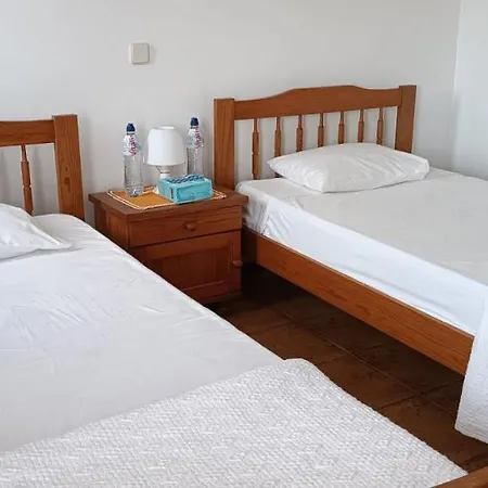 Shared Apartment In Olhos De Agua شقة
